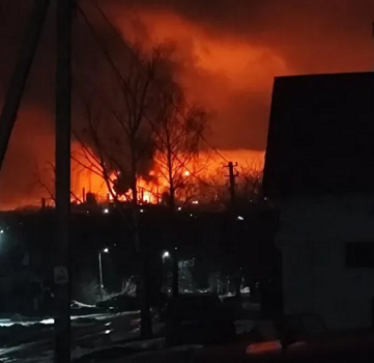 Ukraina godet me dronë rafinerinë e naftës ruse, sulmi i dytë brenda një jave