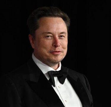 Mbretëri e Bashkuar, kërkohet nga qeveria të thirret ambasadori amerikan për shpjegime mbi “ndërhyrjen e Elon Muskit”