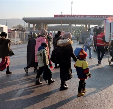 Mbi 52 mijë sirianë kthehen në atdheun e tyre nga Türkiye pas rënies së regjimit të Asadit