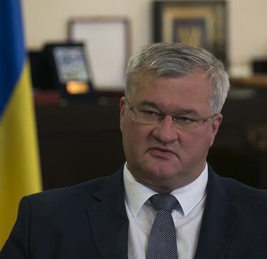 Kryediplomati ukrainas: Vizita e të dërguarit të posaçëm të Trumpit do të realizohet në “kohën e duhur”