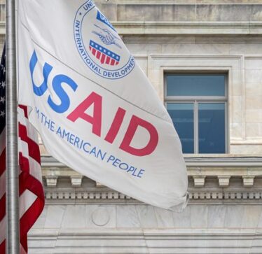Një gjyqtar federal amerikan miratoi planin e Trumpit për shpërbërjen e USAID-it: Stafi kthehet në shtëpi
