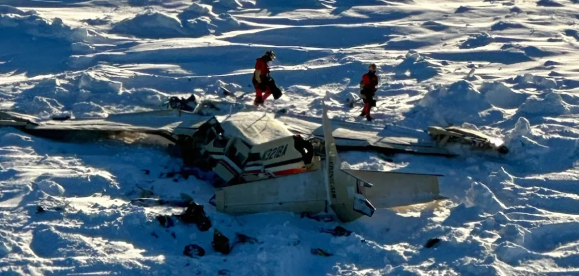 Të paktën 10 viktima pas rrëzimit të avionit në Alaska