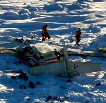 Të paktën 10 viktima pas rrëzimit të avionit në Alaska