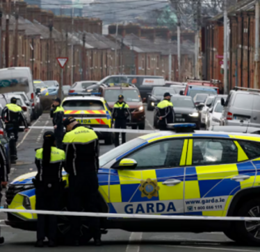 Katër persona të plagosur pas një ‘sulmi masiv me thikë’ në Dublin të Irlandës