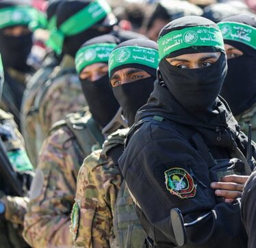 Hamas reagon ndaj propozimit të Trumpit: “Njerëzit që kanë qëndruar përballë ushtrisë më të fuqishme mbeten në tokën e tyre”