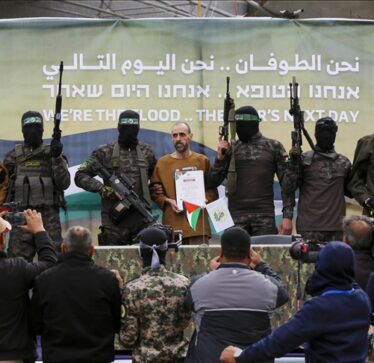 Robërit izraelitë falënderojnë Hamasin pas lirimit të tyre nga Gaza