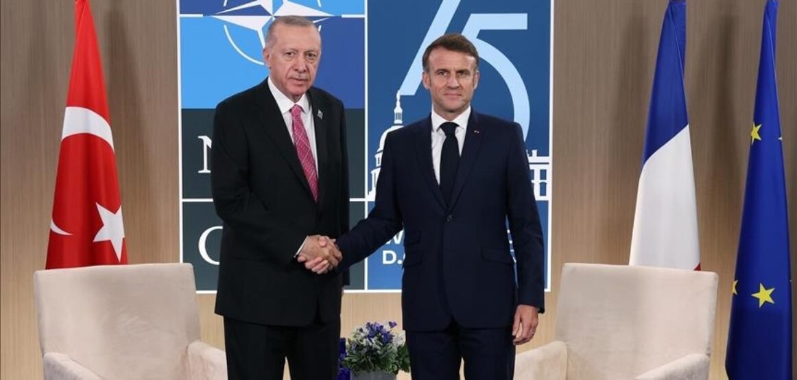 Erdoğan, Macron-it: BE bëri gjënë e duhur me pezullimin e sanksioneve ndaj Sirisë