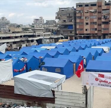 Gjysmëhëna e Kuqe Turke po ngre kampe në Gaza me tenda që ka siguruar nga AFAD-i