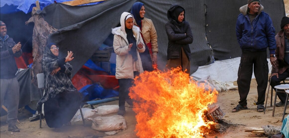 Gaza, palestinezët e zhvendosur në luftë për mbijetesë përballë motit të ftohtë
