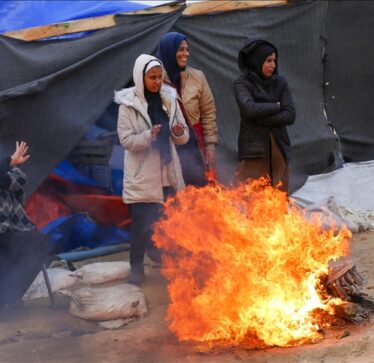 Gaza, palestinezët e zhvendosur në luftë për mbijetesë përballë motit të ftohtë
