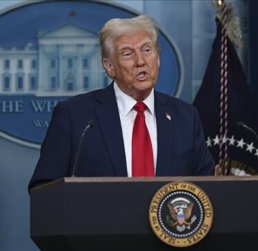 Lufta verbale Trump-Zelenskyy: Presidenti amerikan thotë se “është koha për zgjedhje në Ukrainë”