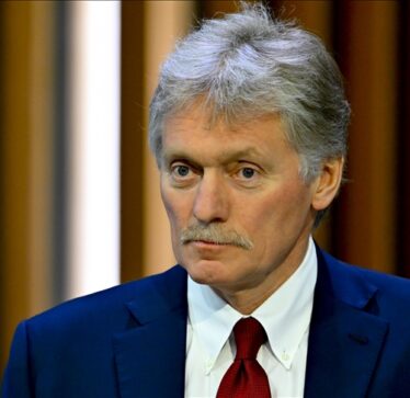 Kremlini: Zyrtarët amerikanë kritikojnë Zelenskyyn për hezitimin për t’u përfshirë në bisedimet e paqes me Rusinë