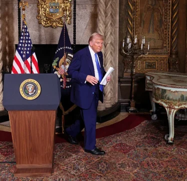Trump nënshkroi një urdhër ekzekutiv që mund ta bëjë presidentin më të fuqishëm në historinë e SHBA-së
