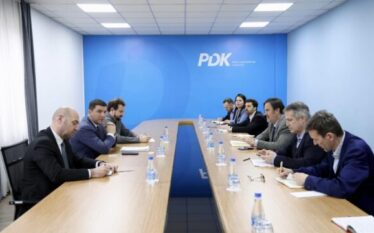 Krasniqi takon përfaqësuesit e instituteve kryesore evropiane, diskuton për të…