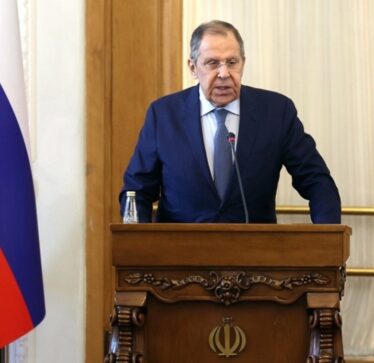 Rusia: Nuk përjashtojmë bisedimet me amerikanët