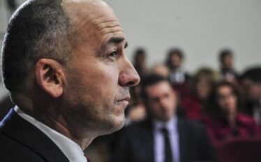 Gazmend Muhaxheri reagon pasi Hoti kërkoi ndërrimin e lidershipit partiak:…