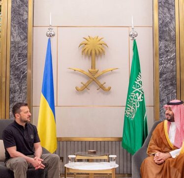 Zelenski takohet me Mohamedin bin Salmanin para bisedimeve: “Propozimi është në tavolinë, reagoni shpejt”