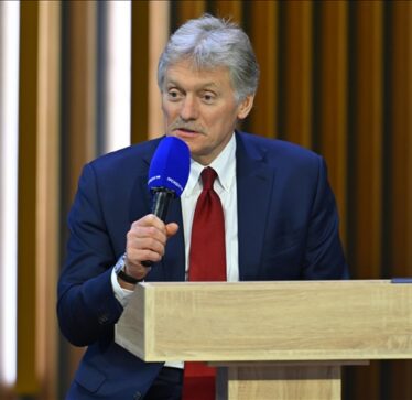 Rusia: SHBA-ja do të japë kontributin më të madh për paqen nëse ndërpret dërgesat e armëve në Ukrainë