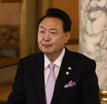 Presidenti i pezulluar i Koresë së Jugut lirohet nga paraburgimi pasi prokurorët urdhërojnë lirimin e tij