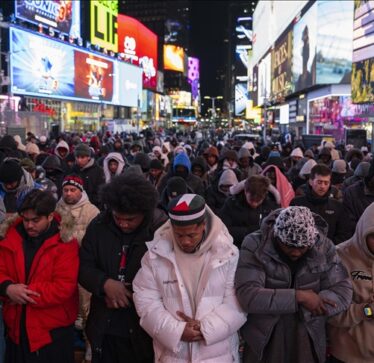 SHBA, muslimanët mblidhen në sheshin “Times” dhe falin namazin e teravisë