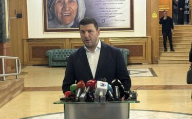 Krasniqi: Demokracia funksionon me shumicë dhe jo me imponim