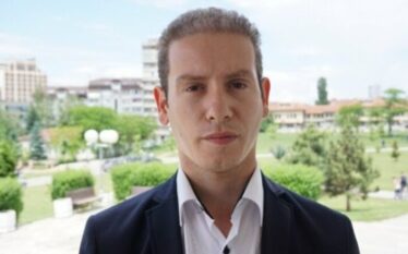 Qeveria serbe ndihmon me para personat e dyshuar për krime…