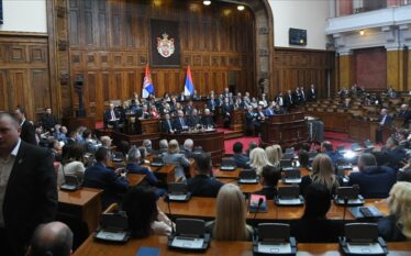 Parlamenti i Serbisë zgjedh qeverinë e re të vendit të…