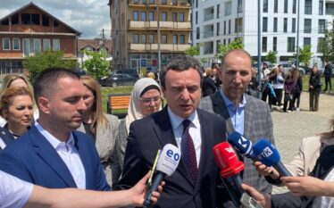 Kurti u shpreh lavdi dëshmorëve, por asnjë fjalë për politikë