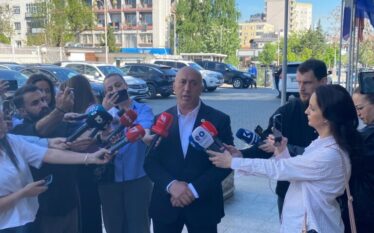 Haradinaj kërkon pagesën e orëve shtesë për policët dhe ushtarët:…