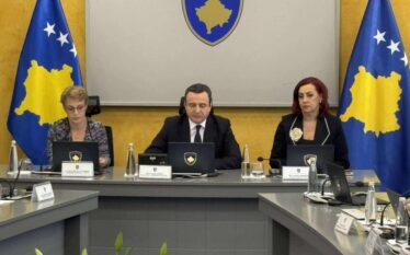 Kurti: Forcat e shumta serbe pranë kufirit, reaksion ndaj “Defender…
