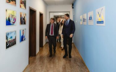 Krasniqi në takim me ambasadorin e ri të Italisë: Kosova…