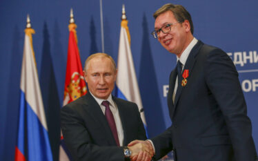 Rusia akuzon Serbinë për “thikë pas shpine”: Ndërsa pretendojnë neutralitet,…