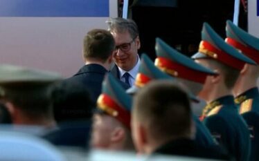 Vuçiq arrin në Moskë, pas dy ditësh takohet me Putinin