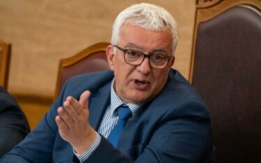 Mandiq kritikon Malin e Zi për mbështetjen ndaj Kosovës në…