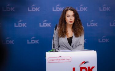 Kica-Xhelili, Muratit: Zgjidheni kryekuvendarin e qeverinë nëse s’po ju përshtaten…