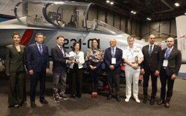 Spanja nënshkruan paktin për të importuar avionë sulmi të lehtë…