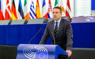 Deputeti kroat ne PE: Kisha Ortodokse Serbe dhe Vuçiq, aleatë…