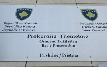 Prokuroria: Dhjetë zyrtarë publikë ndalohen për korrupsion dhe keqpërdorim të…