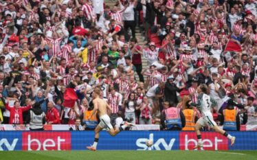 Sunderlandi siguron rikthimin në Ligën Premier pas tetë vitesh mungesë