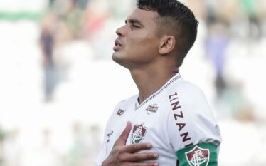 Thiago Silva tregon kush do të jenë tre lojtarët favorit…