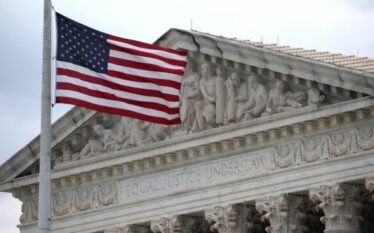 Gjykata Supreme i hap rrugë Trumpit për deportimin e mbi…