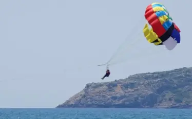 Budva: Vajza humbi jetën pasi u shkëput nga litari gjatë…