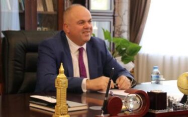 Lirohet Safet Gjici, ish-kryebashkiaku i Kukësit lë qelinë për shkak…