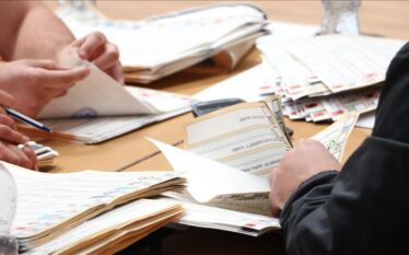 Qytetarët në Shqipëri do të votojnë në zgjedhjet parlamentare më…