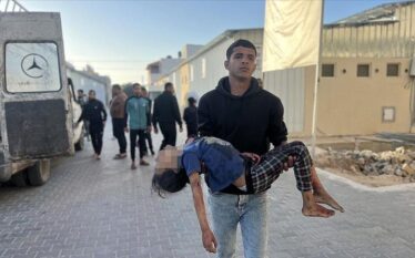 Numri i palestinezëve të vrarë në Gaza shkon afër 52.800,…