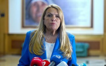 Kadrijaj e AAK-së: Albulenën veç me propozu për çmim ‘Nobel’…