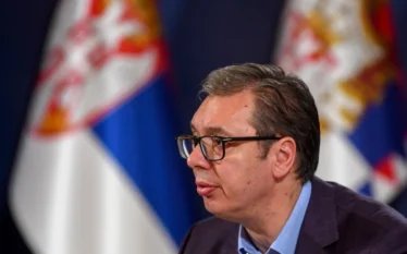 Mediat serbe: Aeroplani i Vuçiqit bën ulje emergjente në Azerbajxhan…