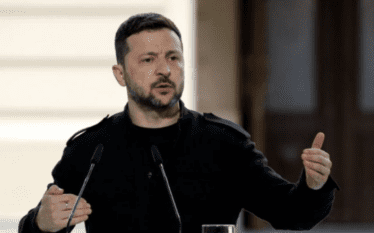 Rritet mbështetja për Zelenskyn, thotë sondazhi i ri