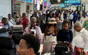 Kaos në aeroportet e Dohas dhe Dubait: Më shumë se…