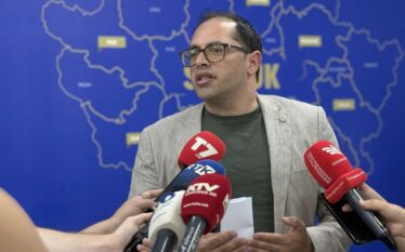 Punëtorët e sigurimit largohen nga QKUK, Osmani: Policia merr përsipër…